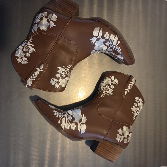 Dingo Take A Bow Embroidered Western Ankle Boots Whiskey Brown Leather Size 10M - Picture 2 of 11